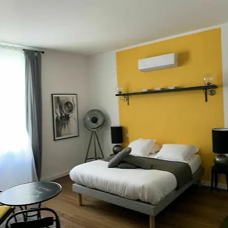 - Le Jardin Du Palais Bed and breakfast Carcasona
