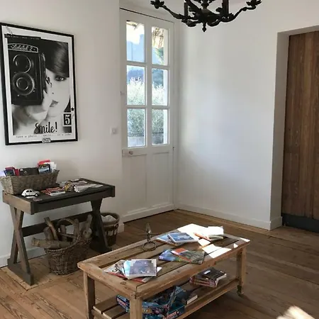 - Le Jardin Du Palais Bed and breakfast Carcasona