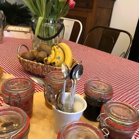 - Le Jardin Du Palais Bed and breakfast